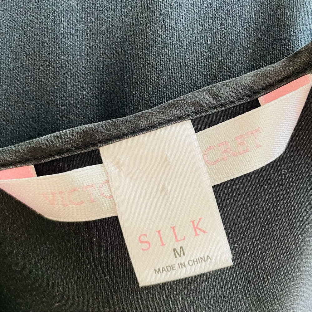 Vintage Victoria’s Secret MEDIUM 100% silk black charmeuse satin slip - Picture 5 of 6